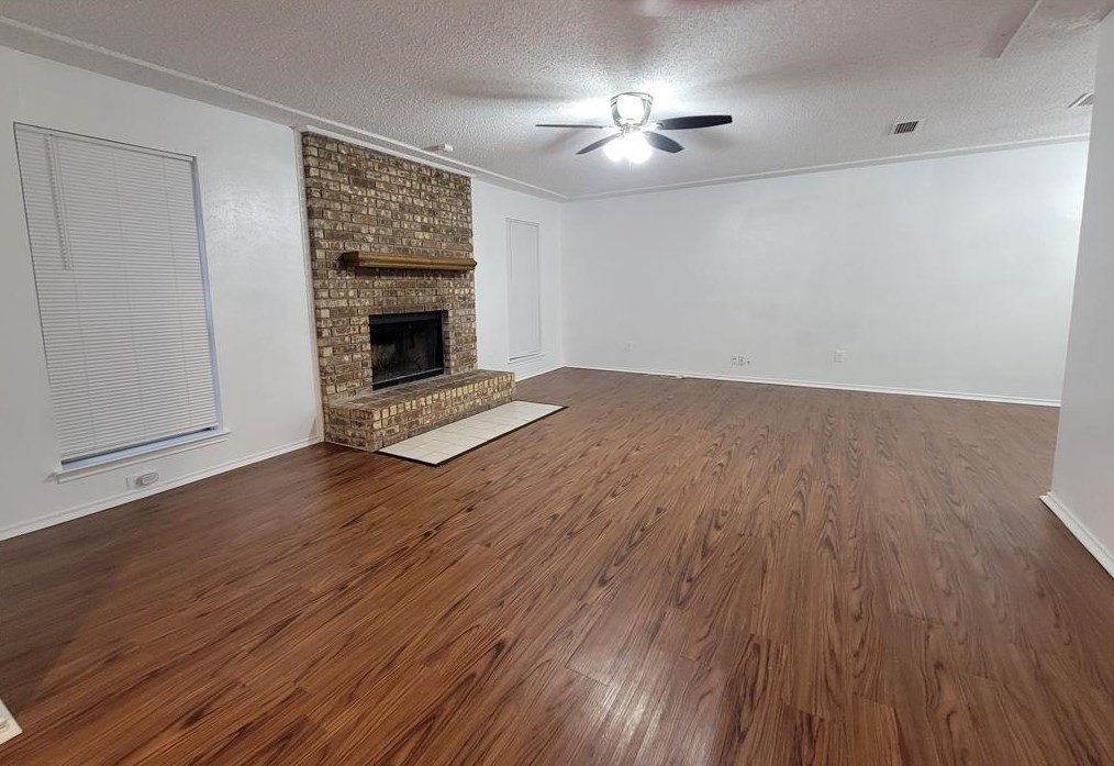 1317 Greenbriar Ln, Lancaster, TX 75146