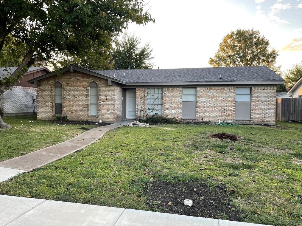 902 E Oates Rd, Garland, TX 75043