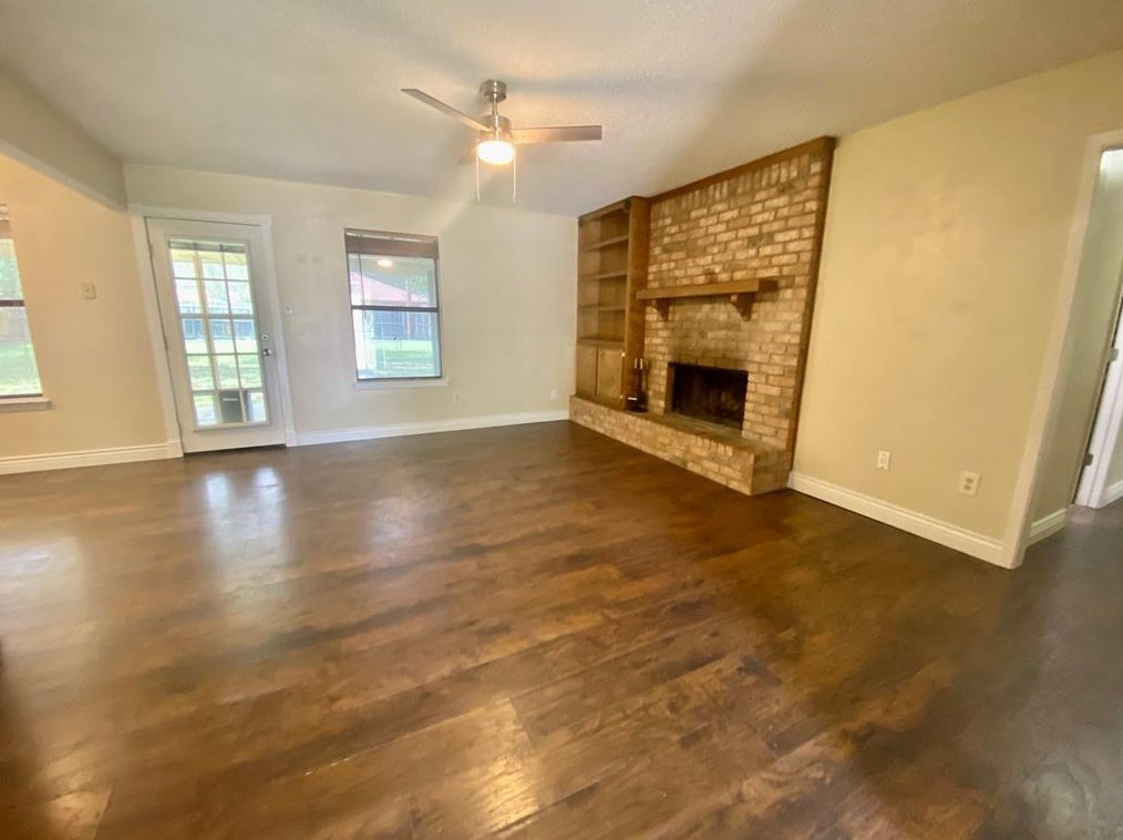 1517 Raintree Ln, Cleburne, TX 76033
