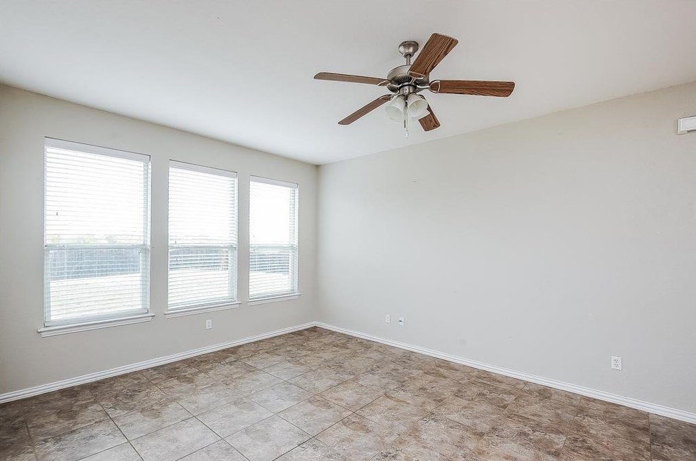 205 Kennedy Dr, Crowley TX  76036-4056 exterior