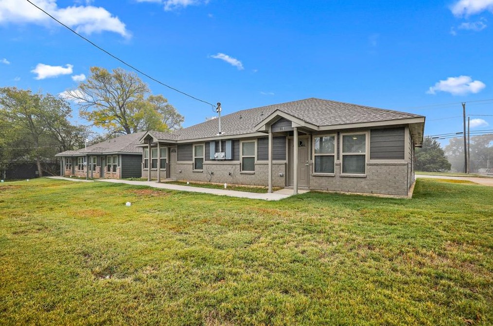 330 W Munson St, Denison, TX 75020