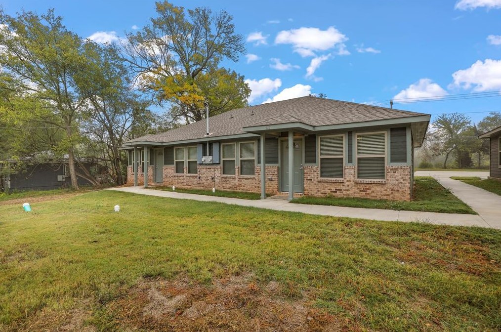 326 W Munson St, Denison, TX 75020