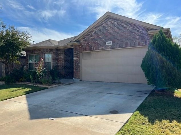 1716 Kachina Lodge Rd, Fort Worth, TX 76131