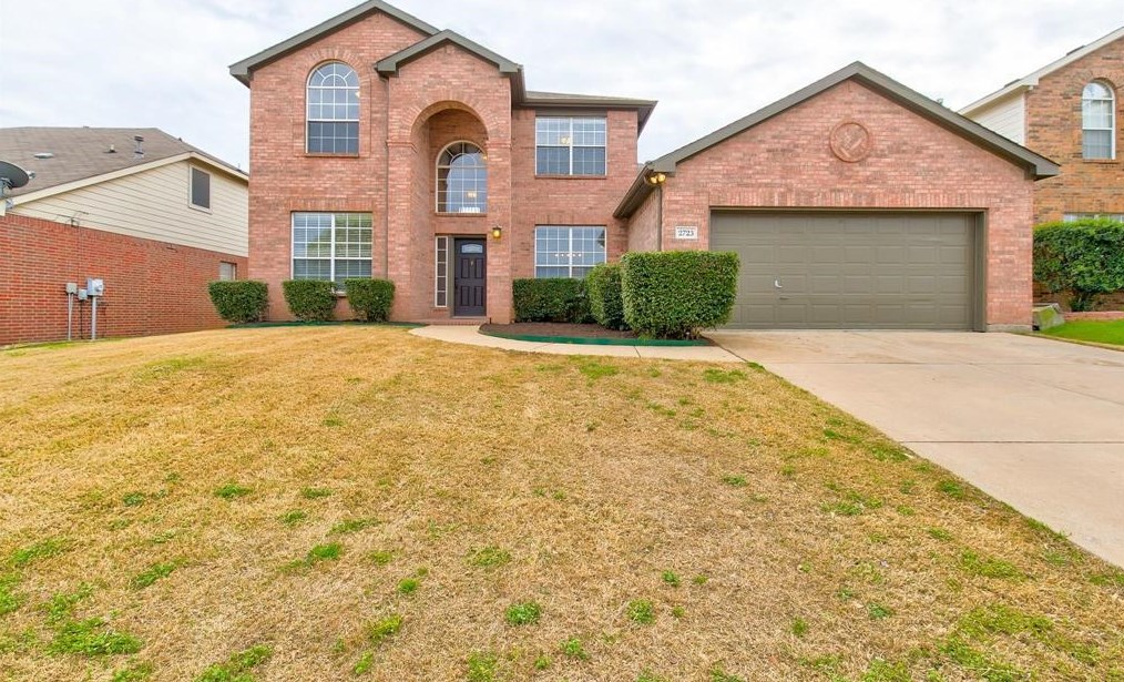 2723 Excalibur Dr, Grand Prairie, TX 75052
