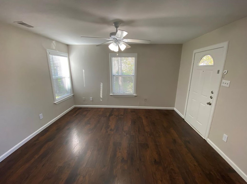 860 Mimosa Dr, Garland, TX 75040