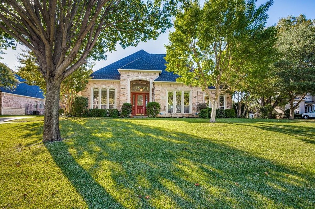 606 Lorraine Dr, Grapevine, TX 76092