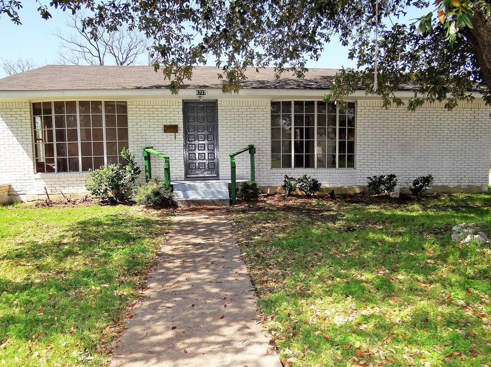 6737 Kenwell St, Dallas, TX 75209