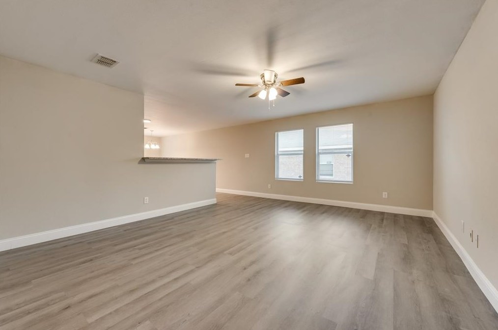 203 Maned Dr, Sanger TX  76266-6620 exterior
