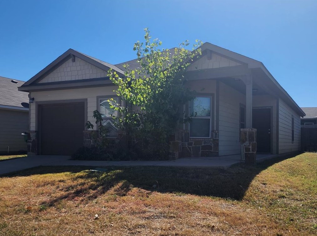 1700 Wickham Dr, Burleson, TX 76028