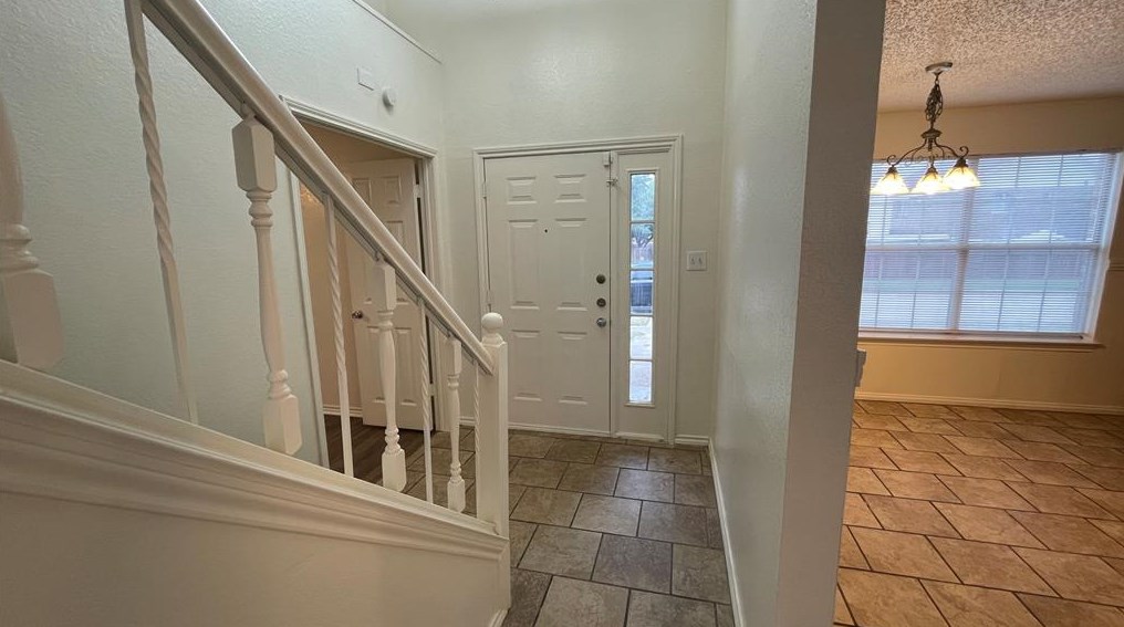 202 Lavender Dr, Cedar Hill, TX 75104