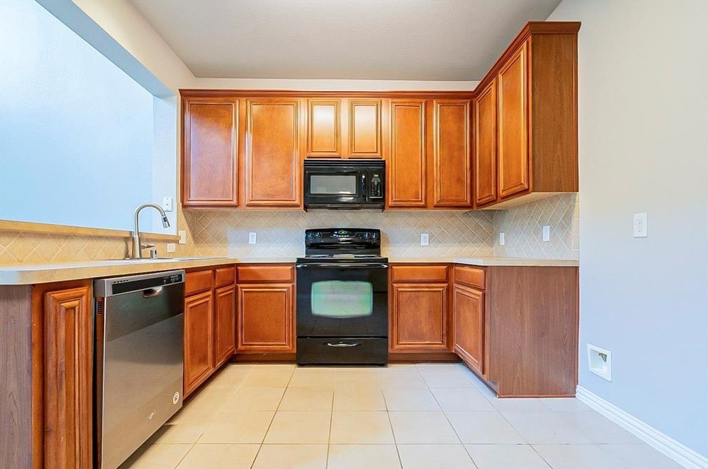 3108 Bedford Rd, Bedford, TX 76021