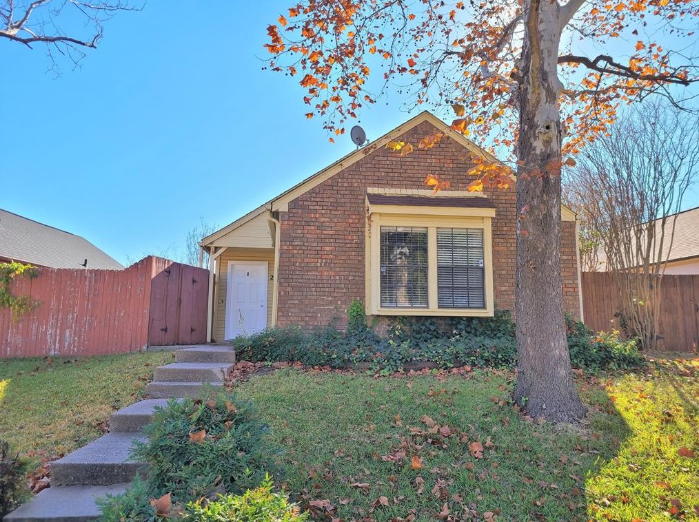 250 Teakwood Ln, Lewisville, TX 75067