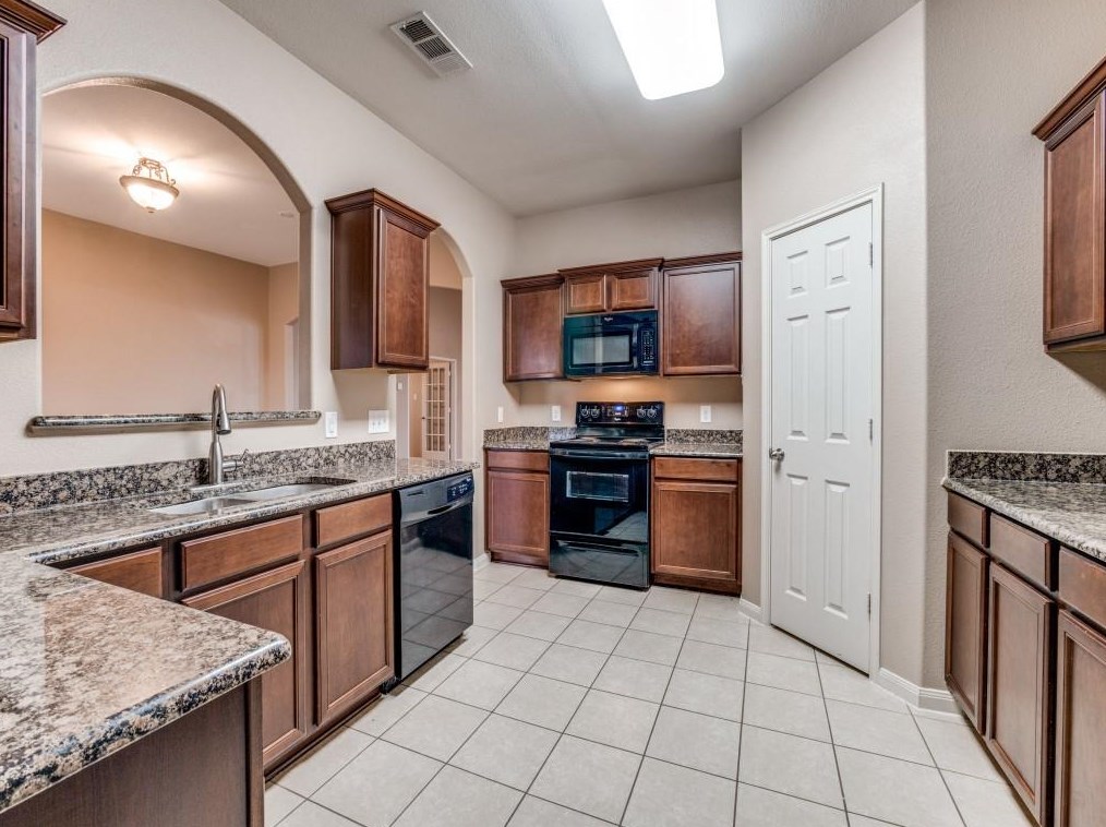 3109 Overstreet Ln, Royse City, TX 75189