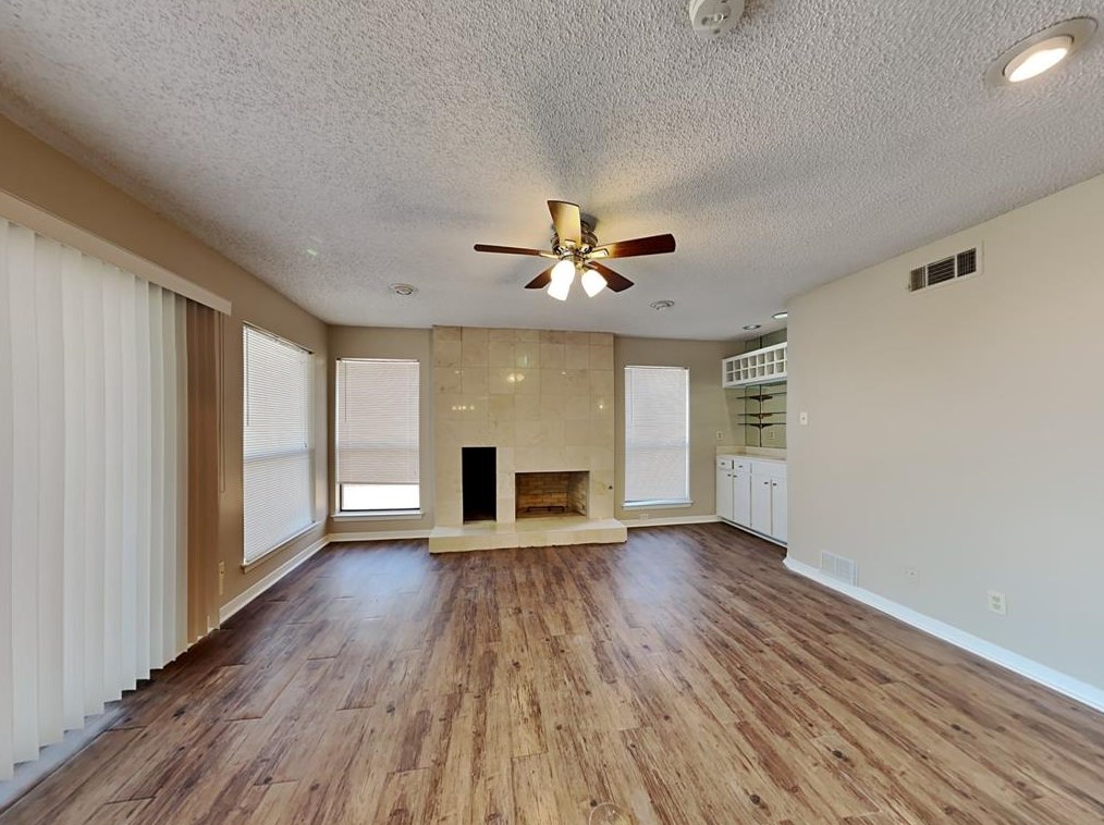 1701 Station Pl, Carrollton, TX 75007
