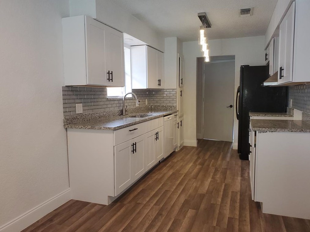 741 N Las Vegas Trl, Fort Worth, TX 76108