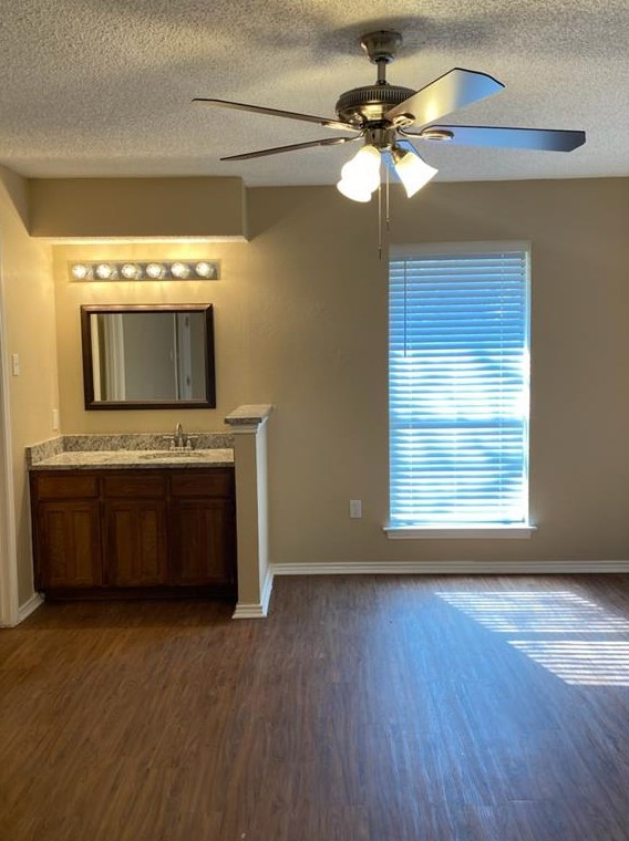 1130 Brady Dr, Irving, TX 75061