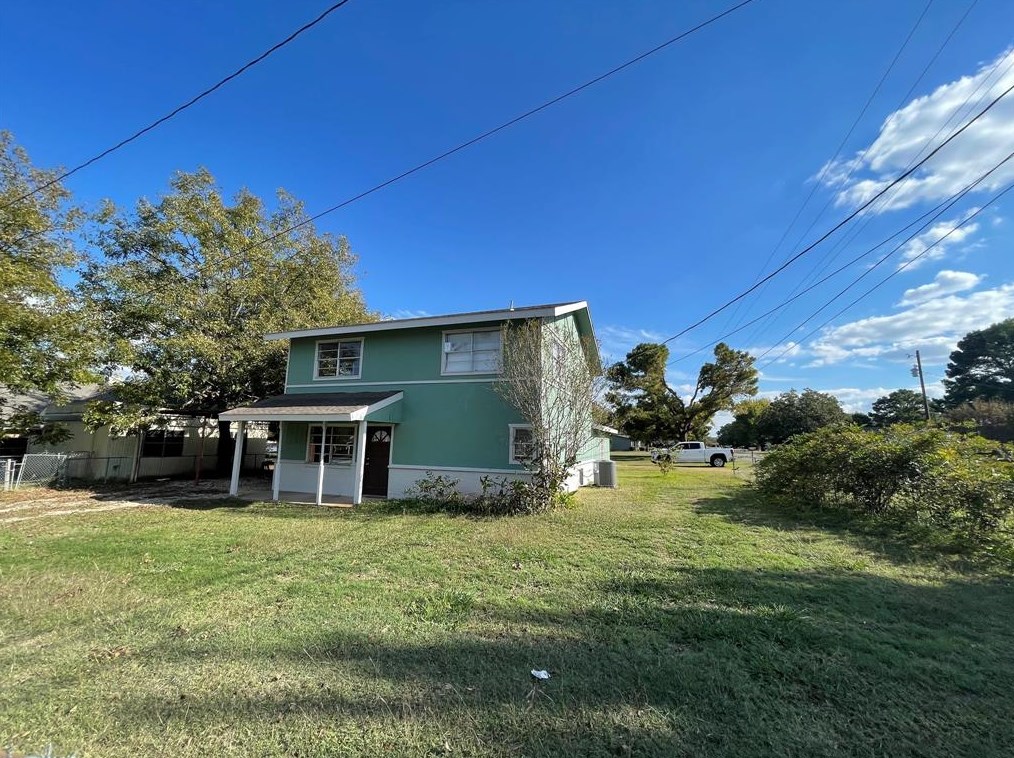 1702 E Apache Trail, Granbury, TX 76048
