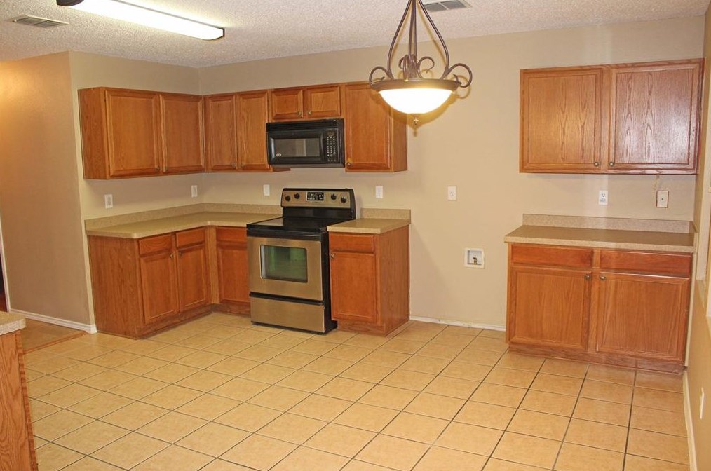 1837 Ramada Trl, Justin, TX 76247