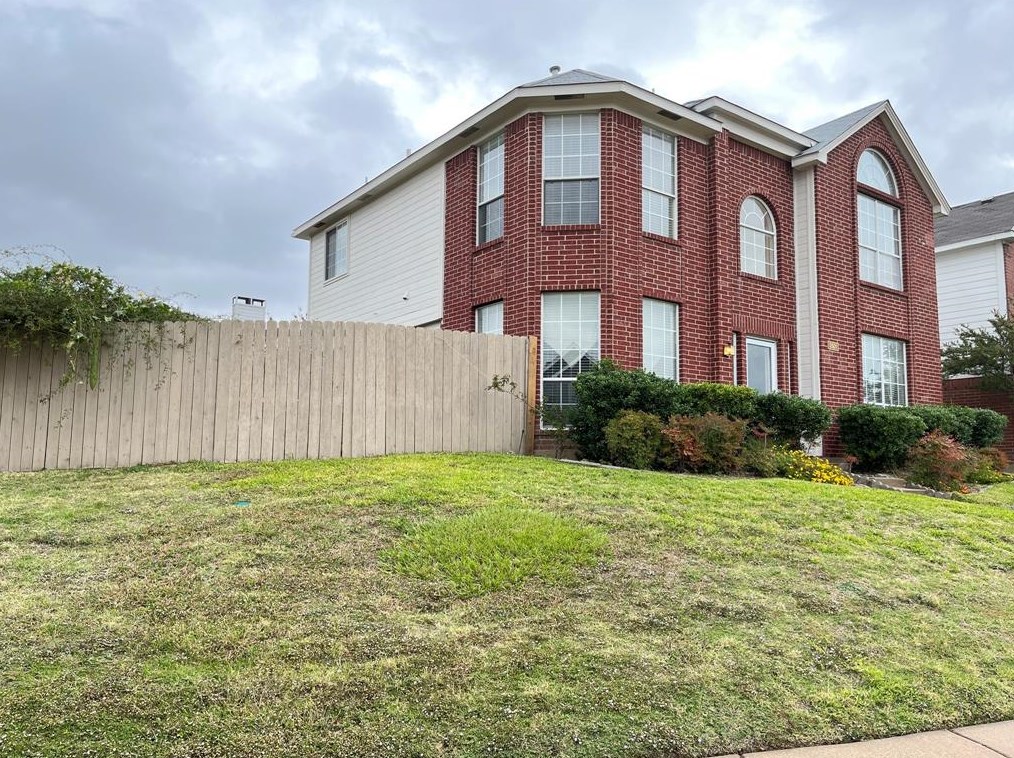 2501 Brooke Trl, Carrollton, TX 75006