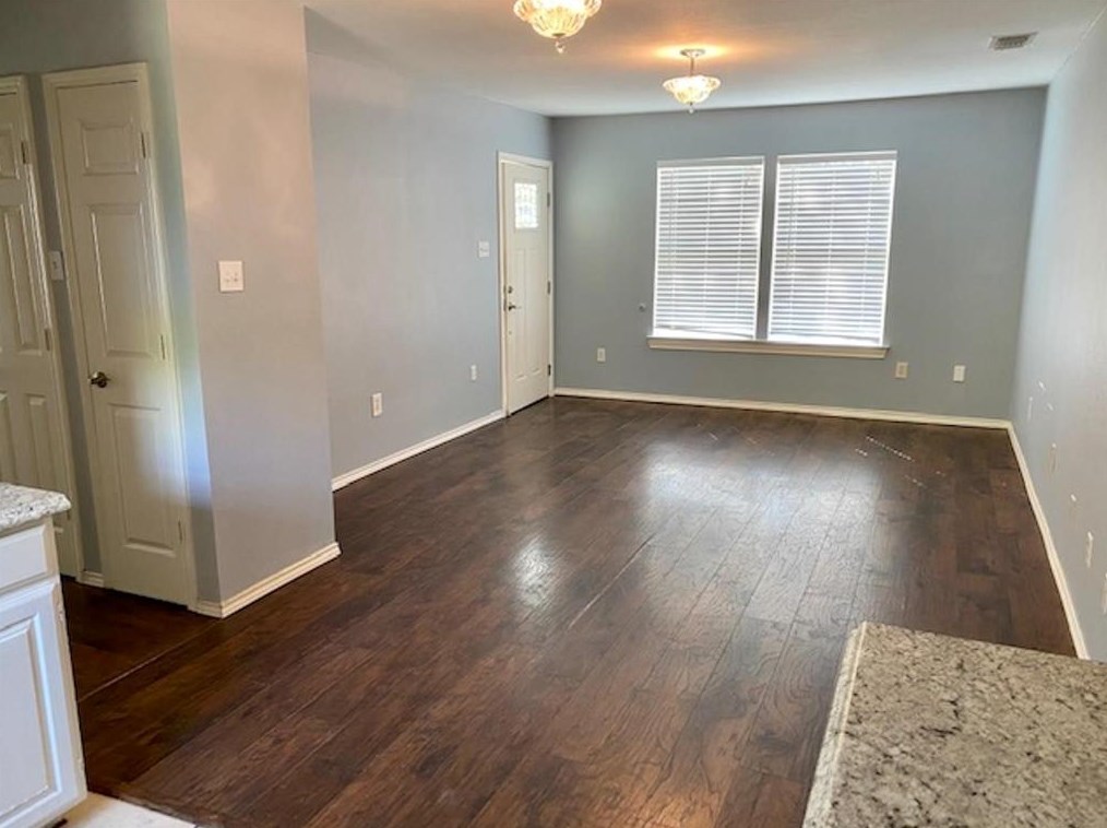 1125 Bellaire Dr, Grapevine, TX 76051