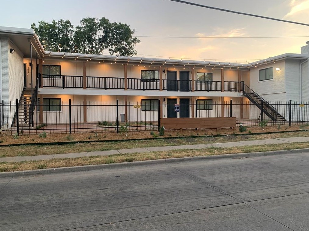 907 N Beacon St #203, Dallas, TX 75214