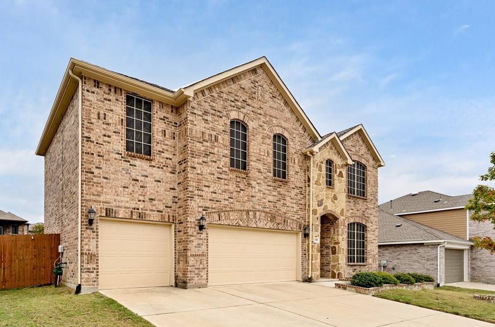 1509 Canyon Creek Rd, St Paul, TX 75098