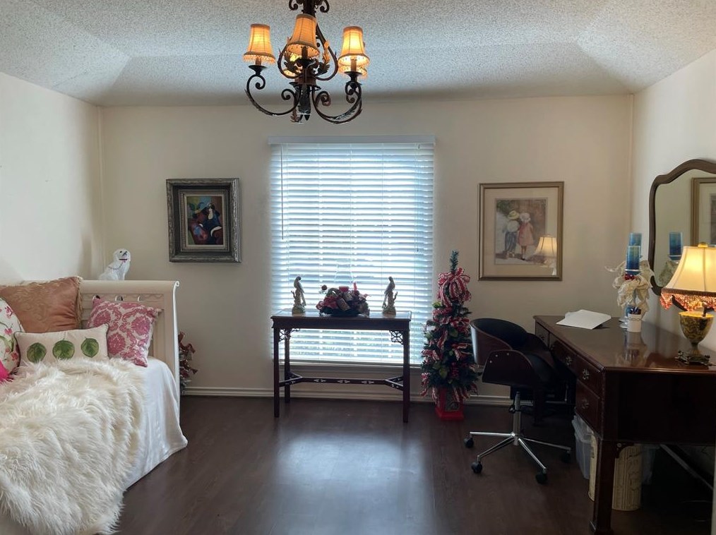 16334 Lauder Ln, Dallas TX  75248-2349 exterior