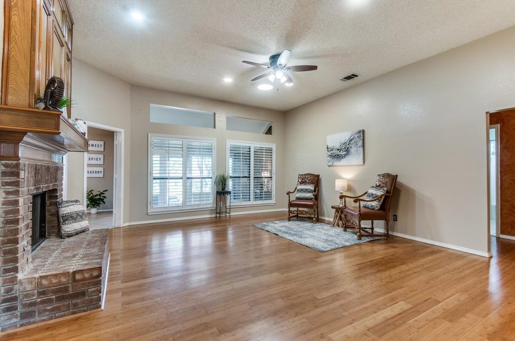 1633 Crosshaven Dr, Lewisville, TX 75077