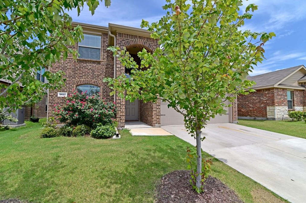 2011 Childress Dr, Forney TX  75126-5180 exterior