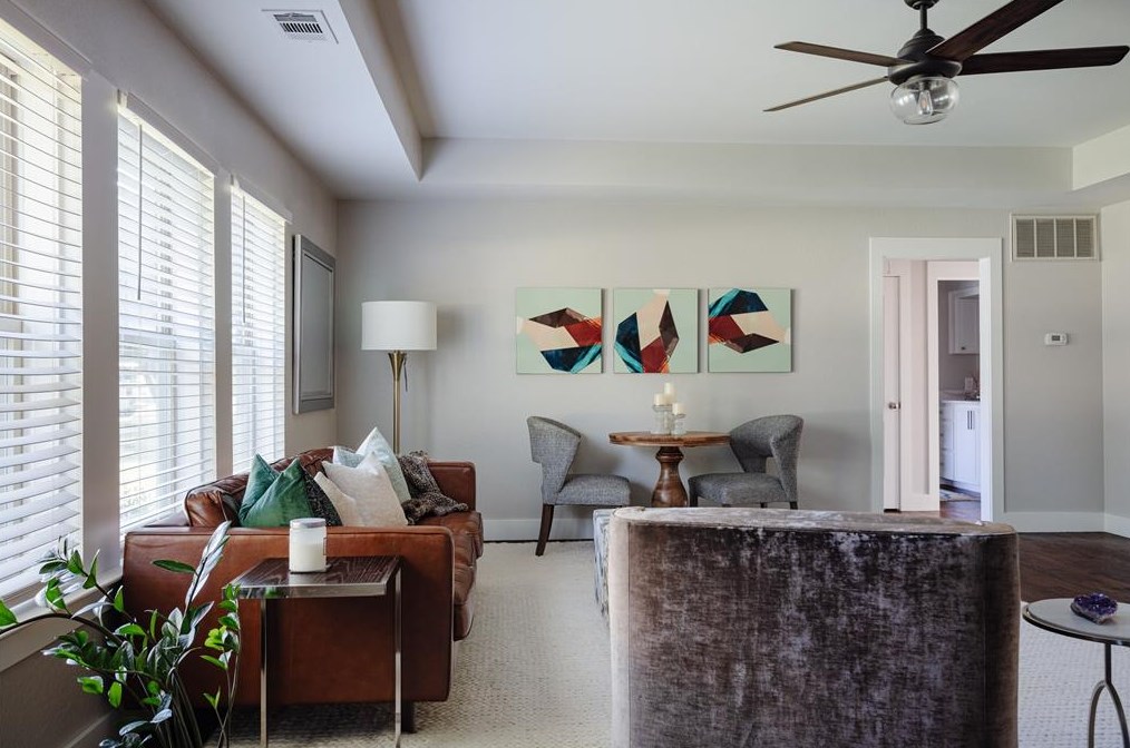 107 Sweet St, Grapevine, TX 76092
