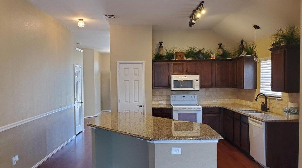 5808 Hidden Pine Ln, Mckinney TX  75070-6976 exterior