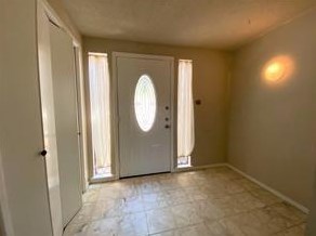 105 Lakeway Dr, Fort Worth, TX 76126