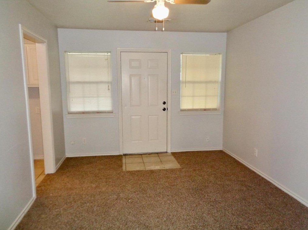 818 Texas St #b, Denison, TX 75020
