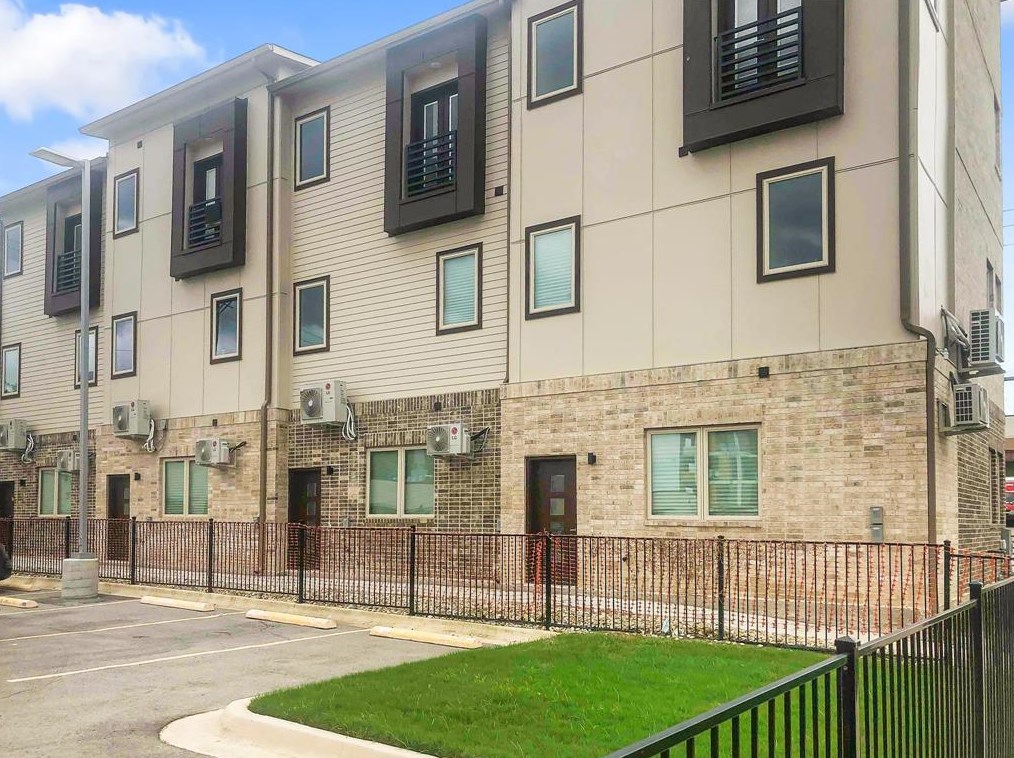 324 Feliks Gwozdz Pl #b, Fort Worth, TX 76104