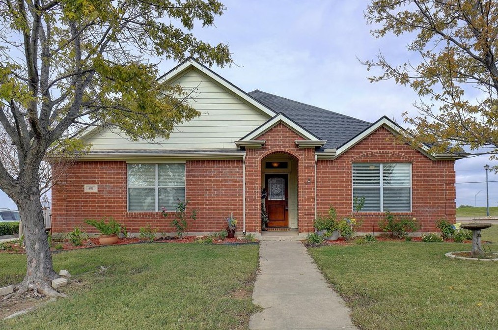 601 Quail Hollow Dr, Midlothian, TX 76065