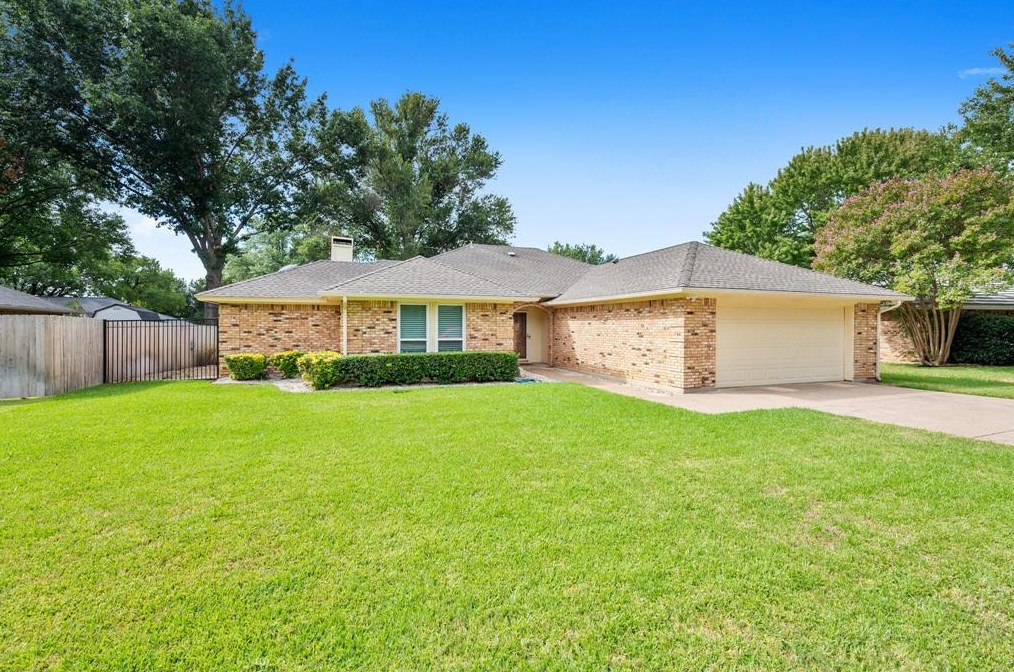 1104 Province Ln, Midlothian, TX 76063