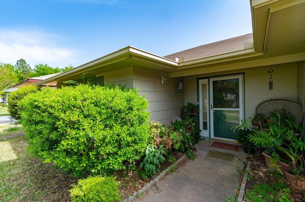 3135 Maple Ave, Greenville, TX 75402
