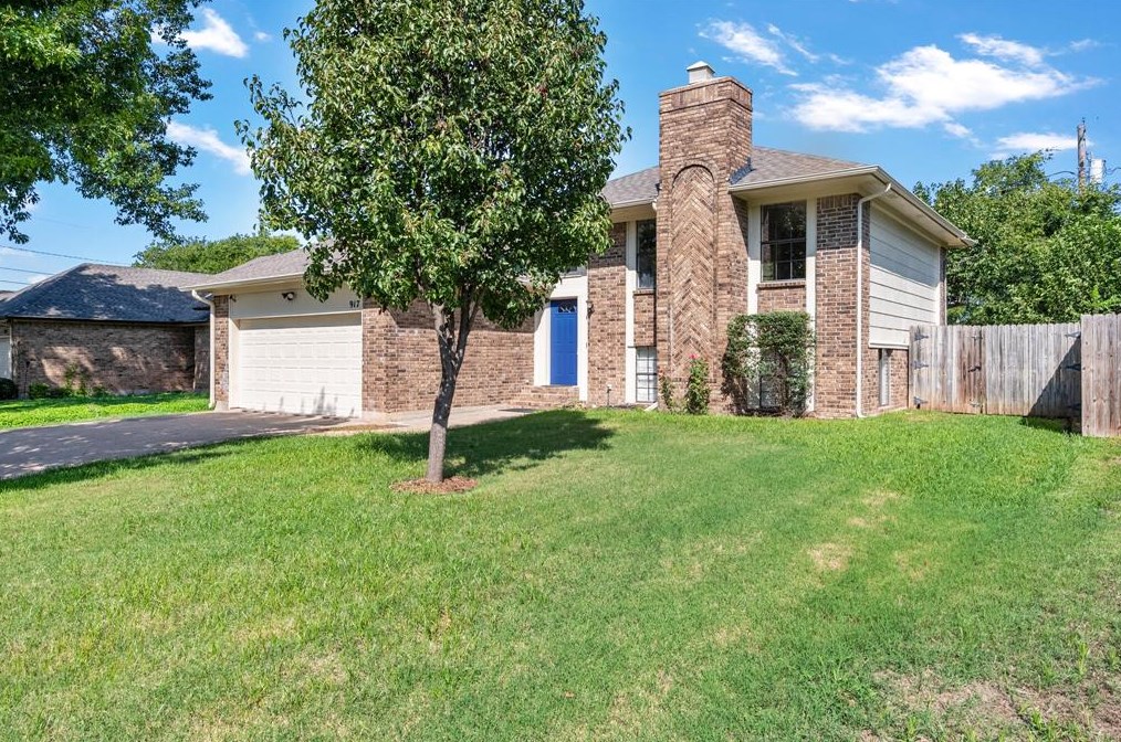 917 Shannon Creek Dr, Midlothian, TX 76063