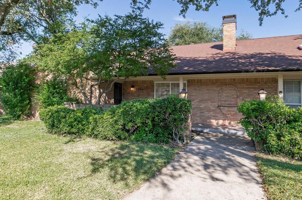 7709 Village Trail Dr, Dallas, TX 75254