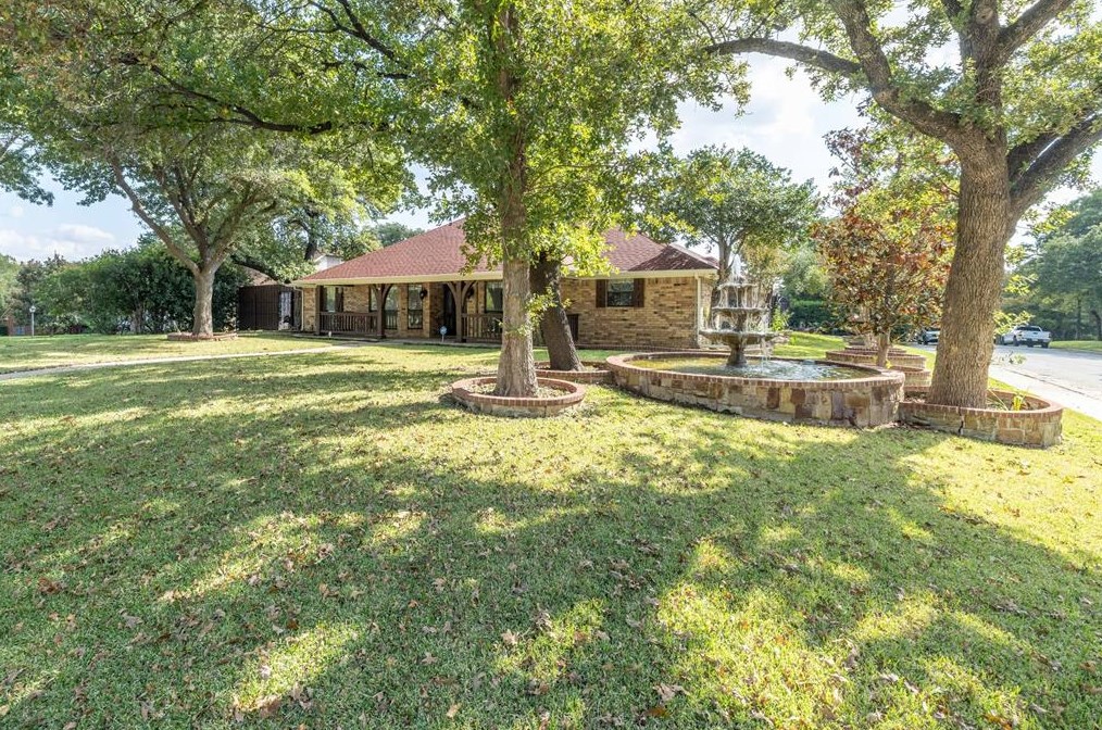 922 Beverly Ct, Lewisville, TX 75067