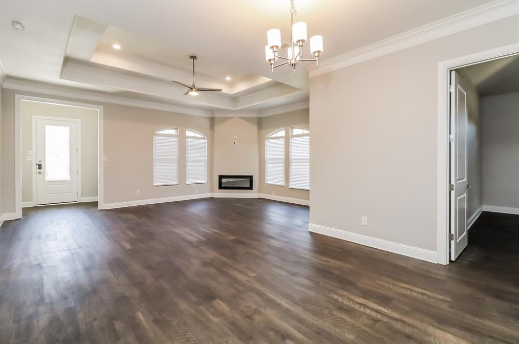 8811 Creek Run Rd #101, Fort Worth, TX 76120