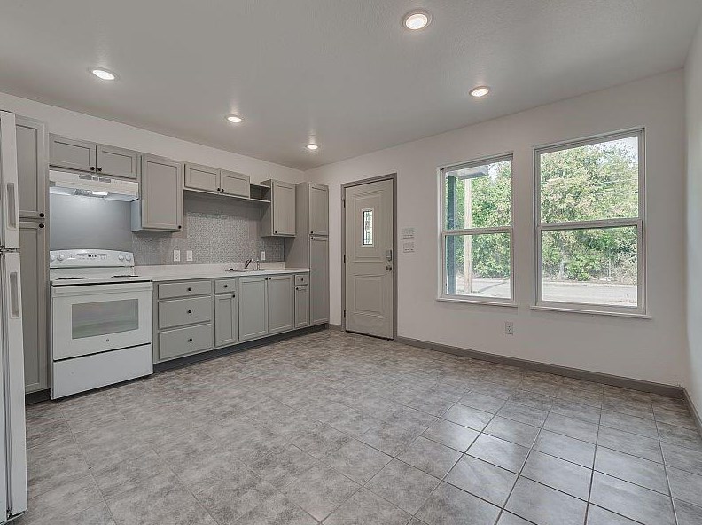 3516 Herrling St, Dallas, TX 75210