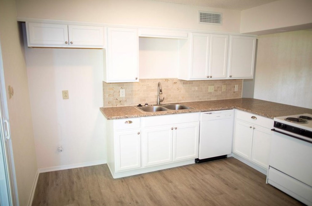 1024 S Timberline Dr, Fort Worth, TX 76126