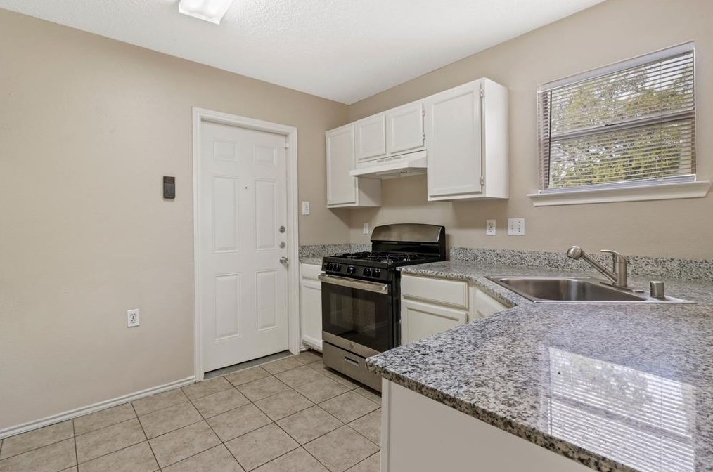 10212 Pondwood Dr, Dallas TX  75217-3573 exterior