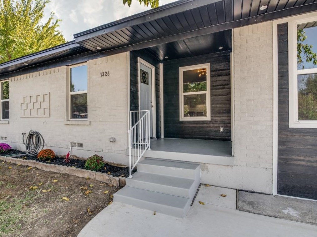 1326 Belmont St, Mesquite TX  75149-2147 exterior