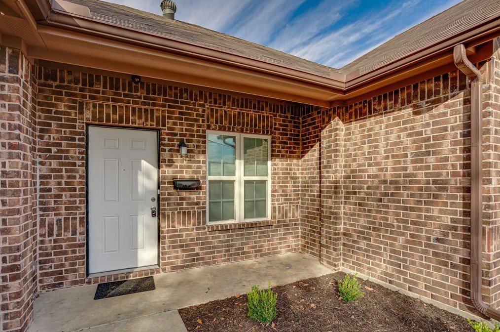 3300 Hatcher St, Fort Worth, TX 76119