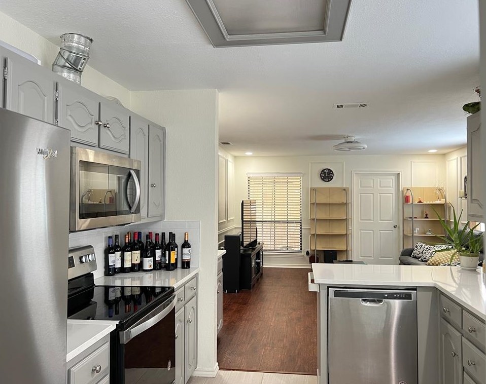 1305 Stonecreek Ct, Garland, TX 75043