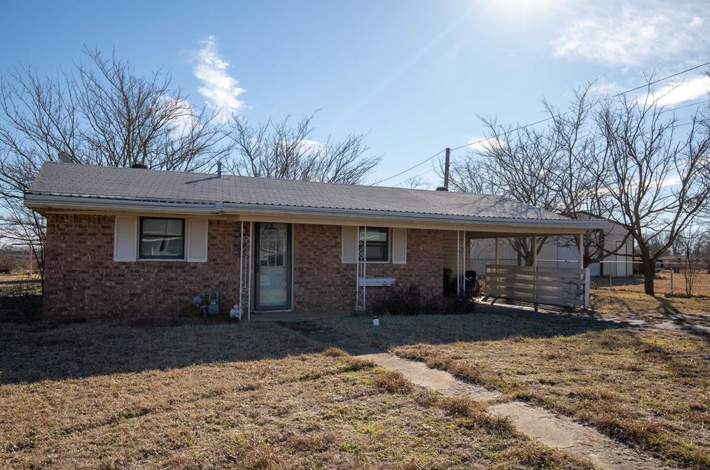 305 Bois D Arc St, Savoy, TX