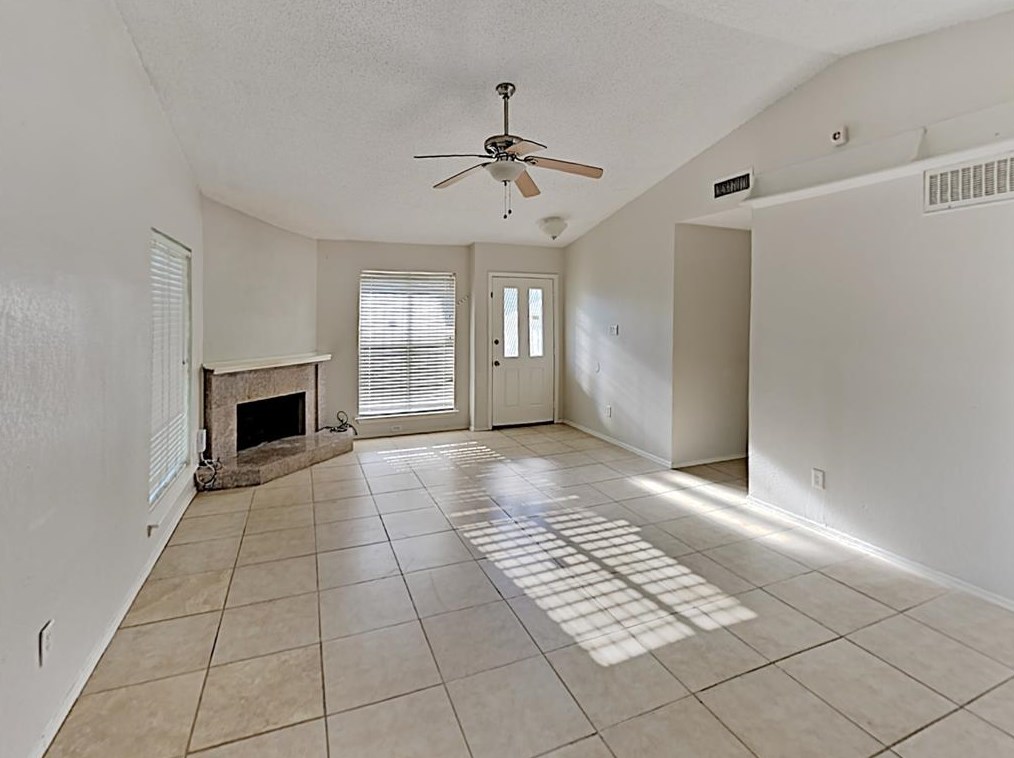 943 Woodgreen Dr, Dallas, TX 75217