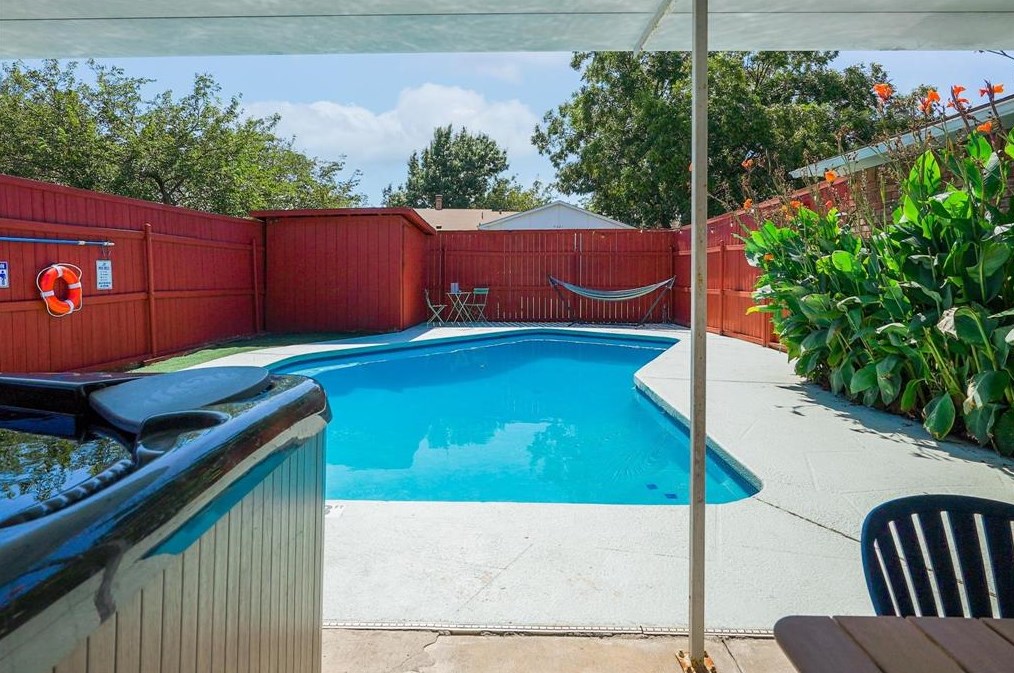 9230 Millwood Dr, Rowlett, TX 75088
